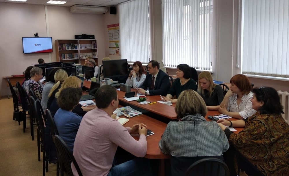 Кругл стол СЕМЬЯ